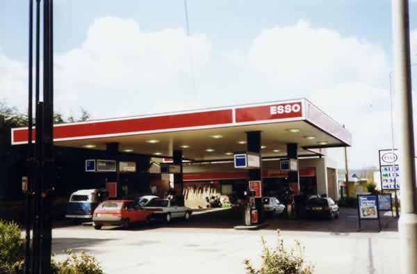 Maidstone road - Brackenhill, Esso garage